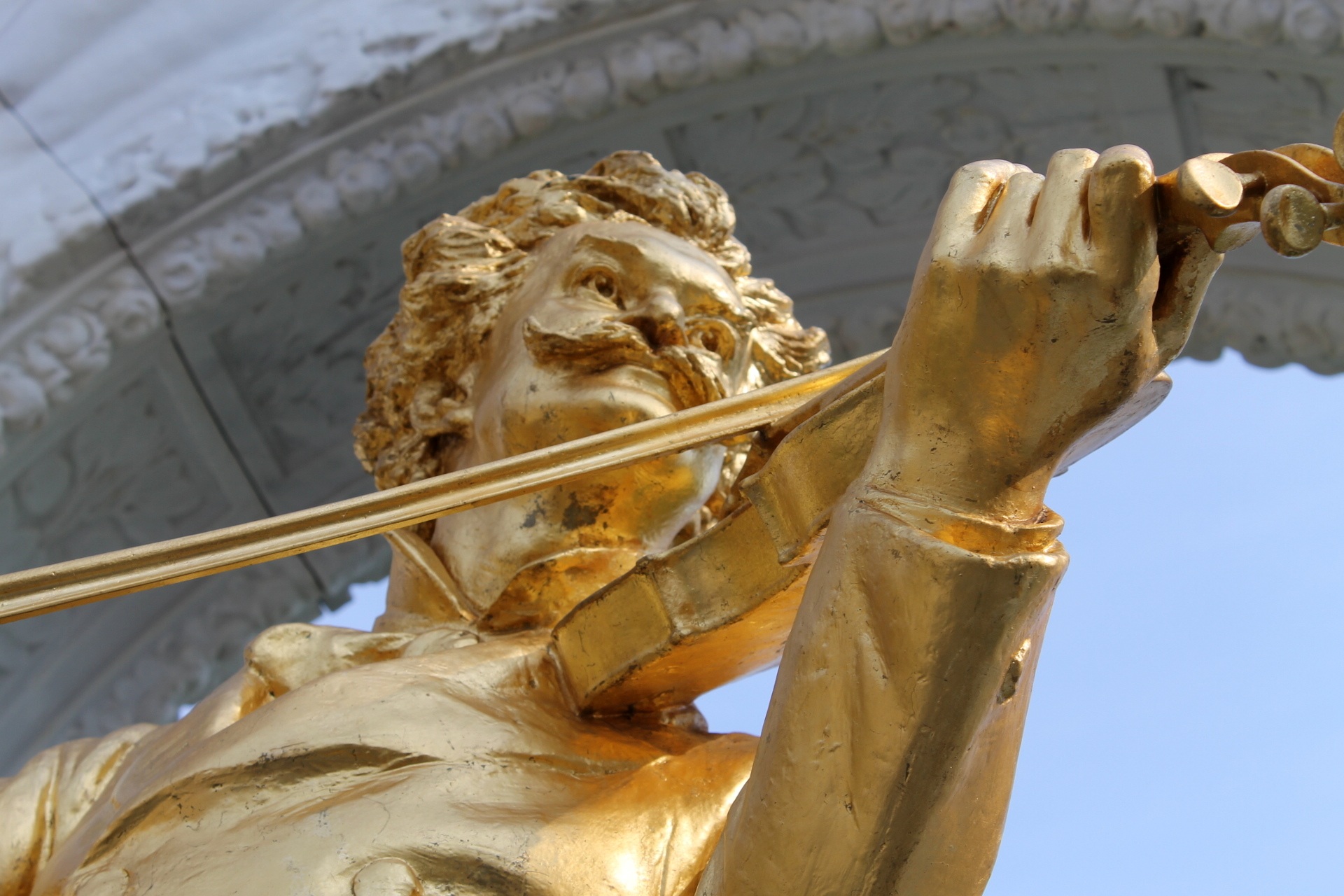 Strauss Statue Musikverein