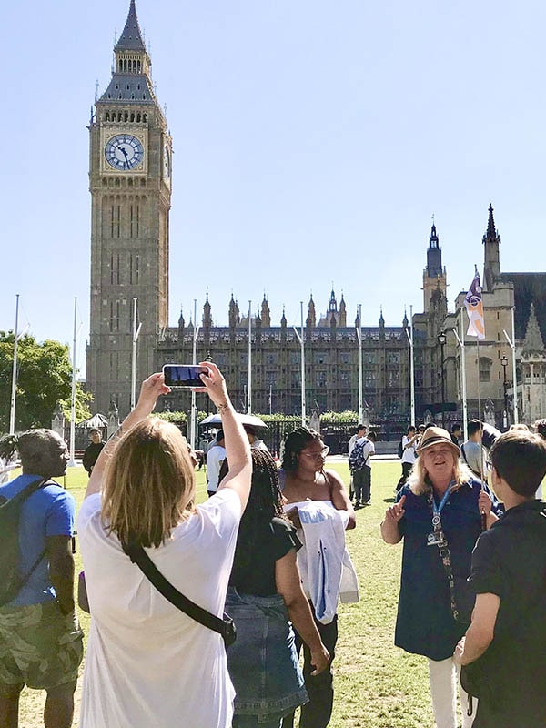 hps-family-uk-img3-600x800-min